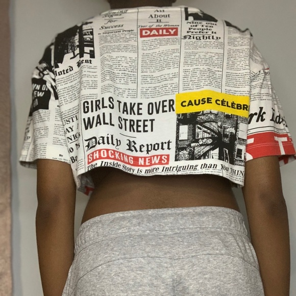 ‼️SOLD‼️Forever 21 graphic newspaper crop tee shirt size small - Picture 3 of 14
